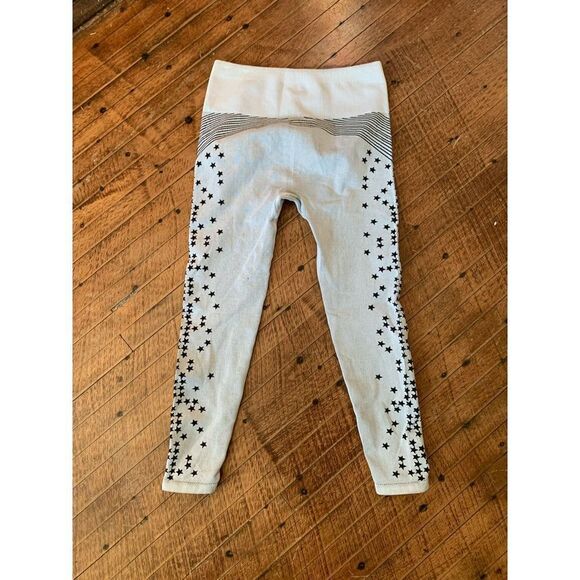 Fabletics white and black stars high impact size XS/S athletic leggings - Picture 3 of 3